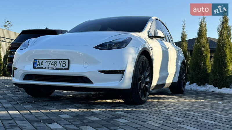 Позашляховик / Кросовер Tesla Model Y 2022 в Києві