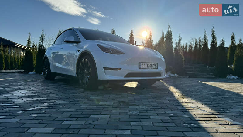 Позашляховик / Кросовер Tesla Model Y 2022 в Києві