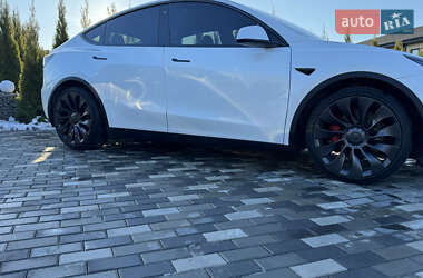 Внедорожник / Кроссовер Tesla Model Y 2022 в Киеве