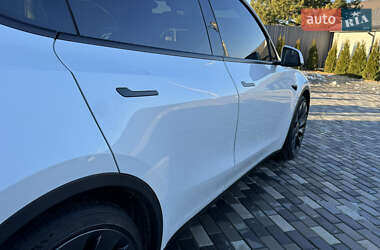 Внедорожник / Кроссовер Tesla Model Y 2022 в Киеве