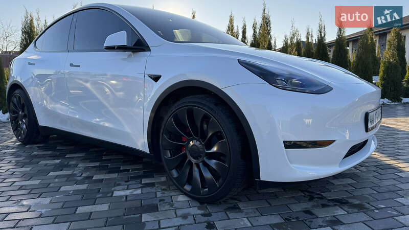 Позашляховик / Кросовер Tesla Model Y 2022 в Києві
