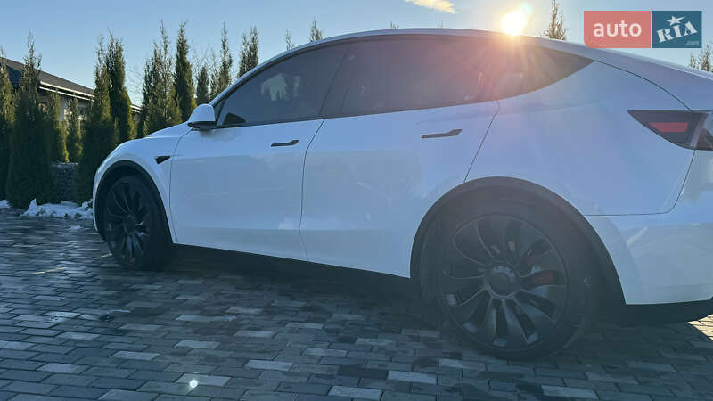 Позашляховик / Кросовер Tesla Model Y 2022 в Києві