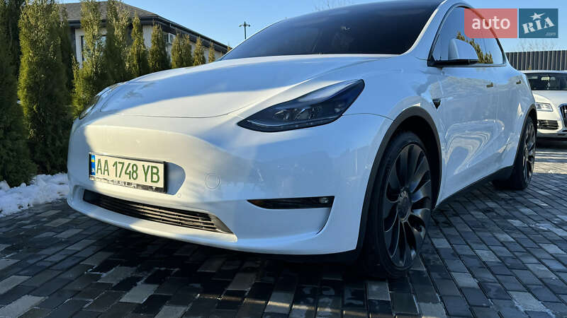 Позашляховик / Кросовер Tesla Model Y 2022 в Києві