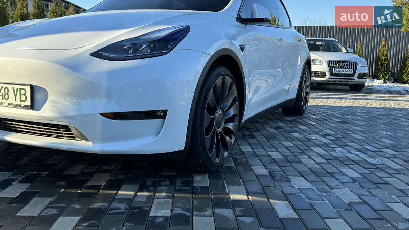 Позашляховик / Кросовер Tesla Model Y 2022 в Києві