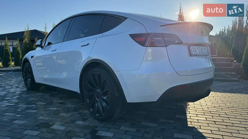 Позашляховик / Кросовер Tesla Model Y 2022 в Києві