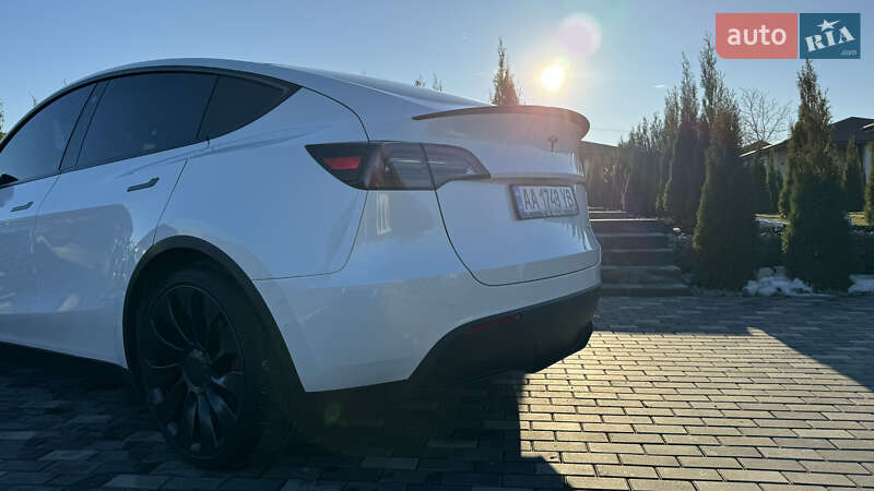Позашляховик / Кросовер Tesla Model Y 2022 в Києві
