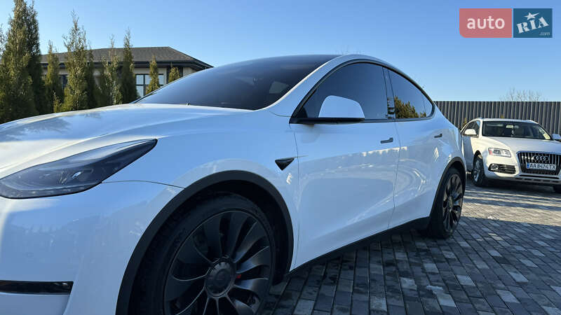 Позашляховик / Кросовер Tesla Model Y 2022 в Києві
