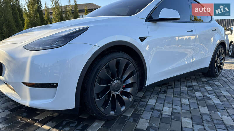 Позашляховик / Кросовер Tesla Model Y 2022 в Києві