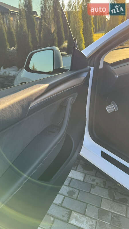 Позашляховик / Кросовер Tesla Model Y 2022 в Києві