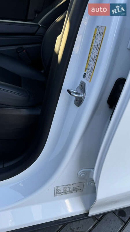 Позашляховик / Кросовер Tesla Model Y 2022 в Києві
