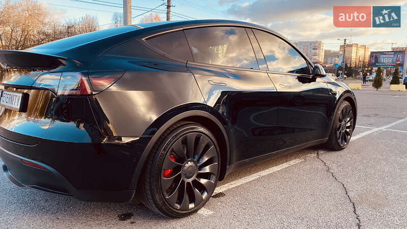 Внедорожник / Кроссовер Tesla Model Y 2022 в Львове