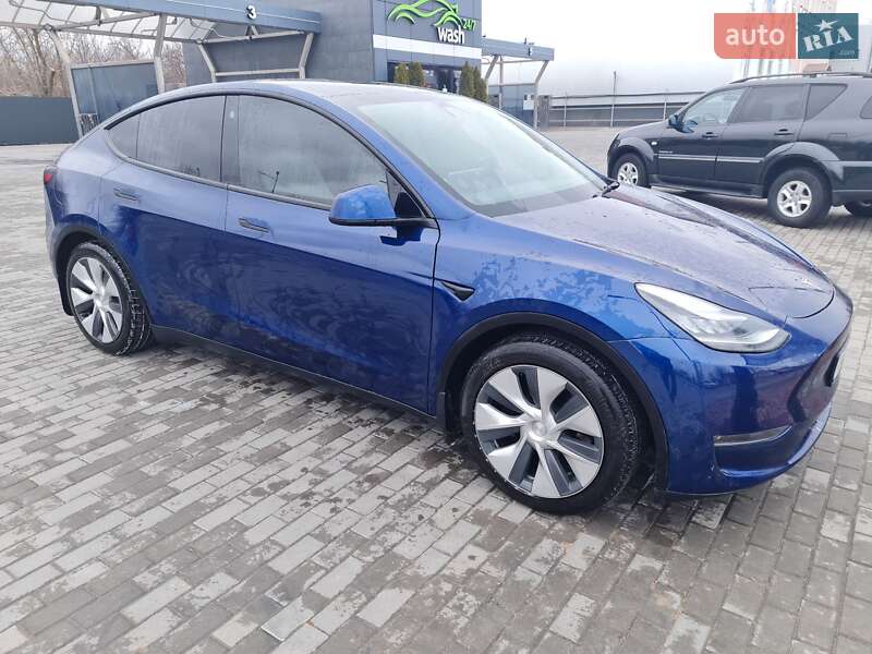 Внедорожник / Кроссовер Tesla Model Y 2021 в Киеве