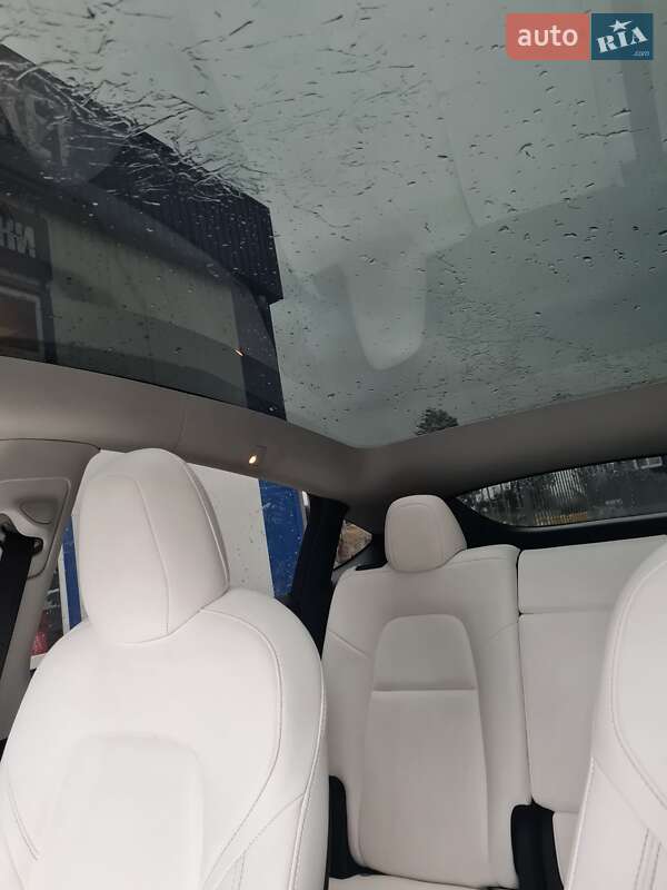 Внедорожник / Кроссовер Tesla Model Y 2021 в Киеве