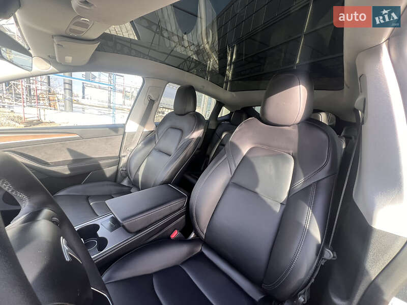 Внедорожник / Кроссовер Tesla Model Y 2023 в Тернополе