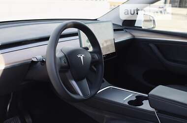 Внедорожник / Кроссовер Tesla Model Y 2023 в Киеве