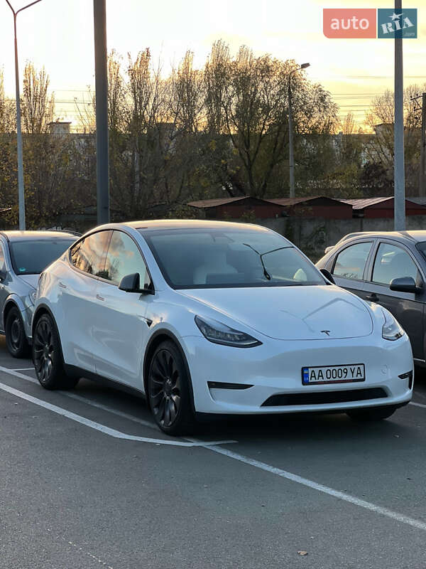 Tesla Model Y 2020