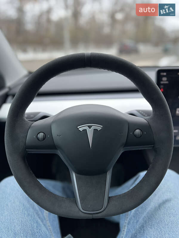 Внедорожник / Кроссовер Tesla Model Y 2020 в Киеве