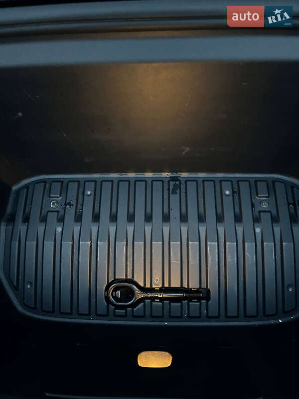 Позашляховик / Кросовер Tesla Model Y 2020 в Косові фото 7 Позашляховик / Кросовер Tesla Model Y 2020 в Косові