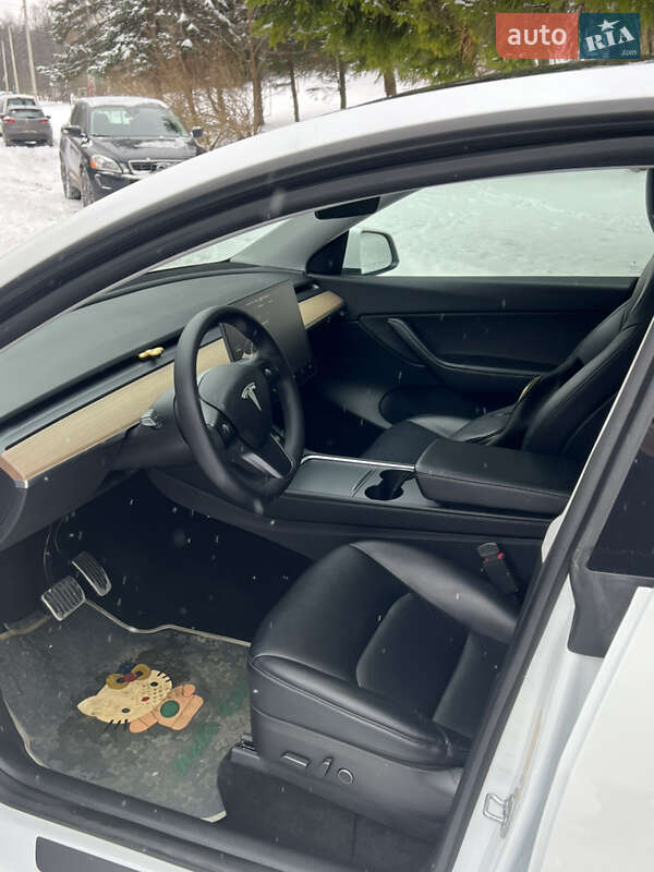 Внедорожник / Кроссовер Tesla Model Y 2021 в Львове