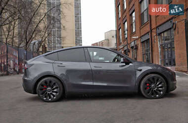 Внедорожник / Кроссовер Tesla Model Y 2023 в 