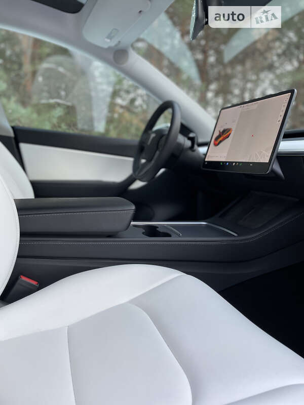 Внедорожник / Кроссовер Tesla Model Y 2021 в Ровно