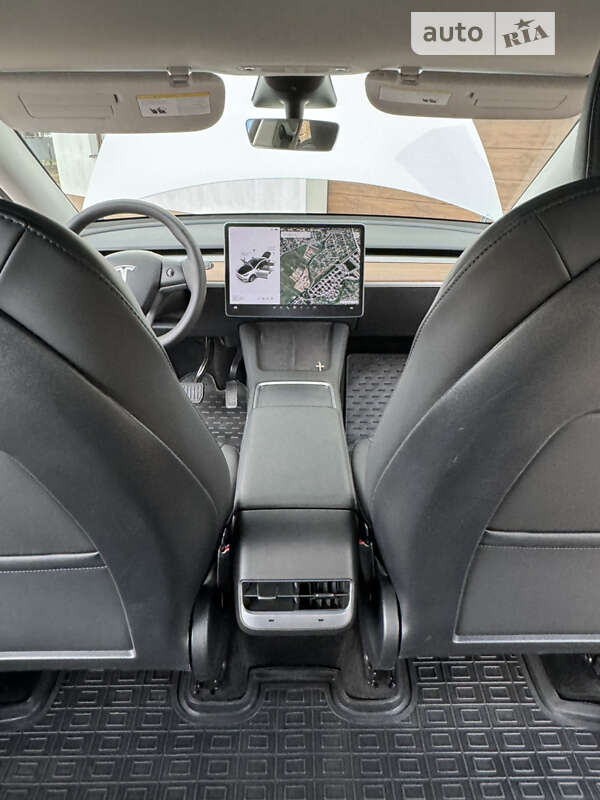 Внедорожник / Кроссовер Tesla Model Y 2023 в Ивано-Франковске
