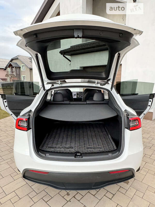 Внедорожник / Кроссовер Tesla Model Y 2023 в Ивано-Франковске фото 42 Внедорожник / Кроссовер Tesla Model Y 2023 в Ивано-Франковске