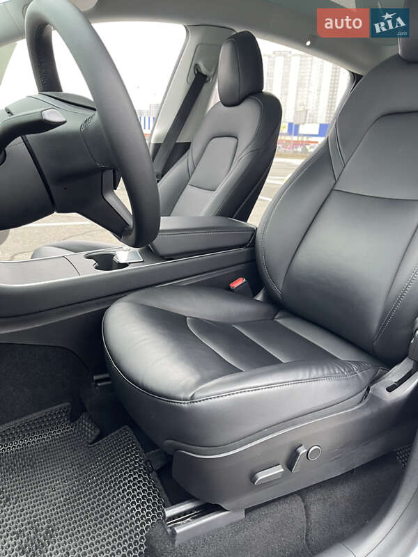 Внедорожник / Кроссовер Tesla Model Y 2020 в Киеве