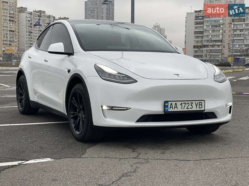 Tesla Model Y 2020