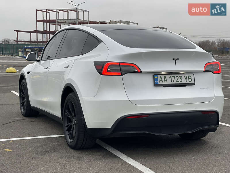 Внедорожник / Кроссовер Tesla Model Y 2020 в Киеве