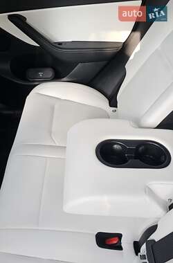 Внедорожник / Кроссовер Tesla Model Y 2022 в 