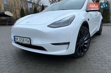 Внедорожник / Кроссовер Tesla Model Y 2023 в Ровно