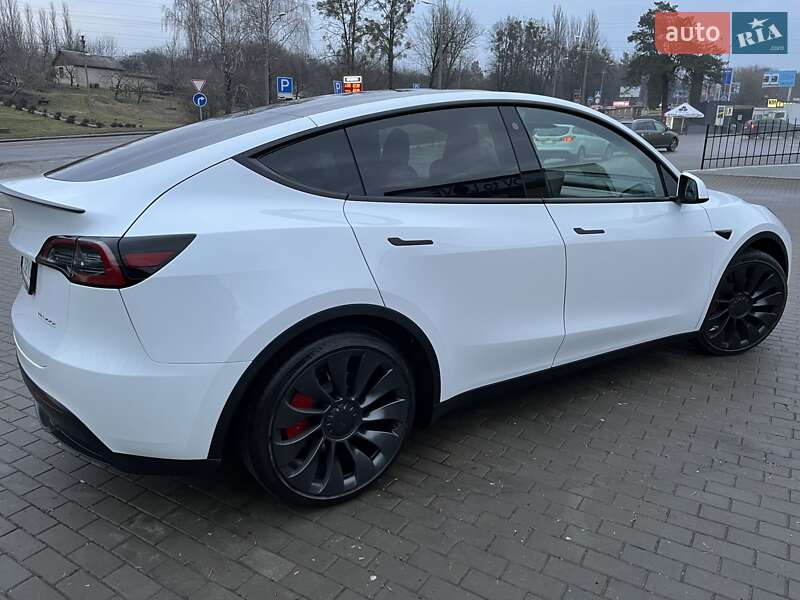 Внедорожник / Кроссовер Tesla Model Y 2023 в Ровно