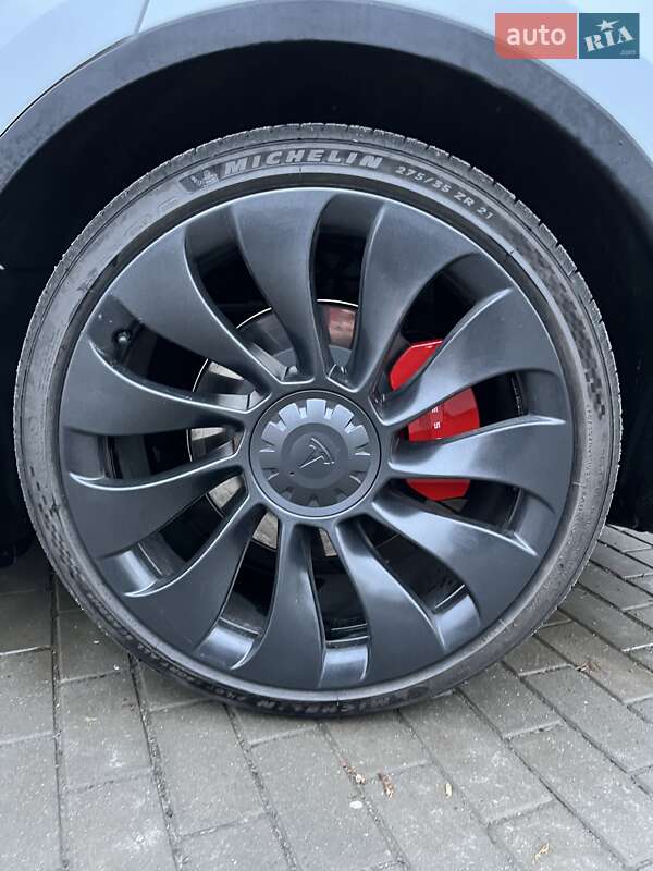 Внедорожник / Кроссовер Tesla Model Y 2023 в Ровно