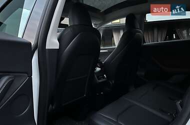 Внедорожник / Кроссовер Tesla Model Y 2023 в Ровно