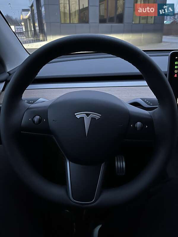 Внедорожник / Кроссовер Tesla Model Y 2023 в Ровно