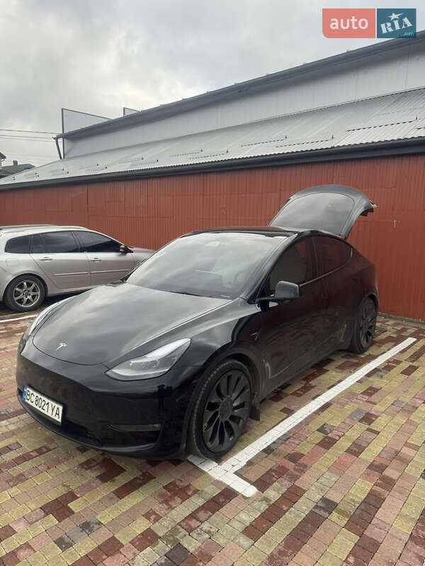 Tesla Model Y 2021