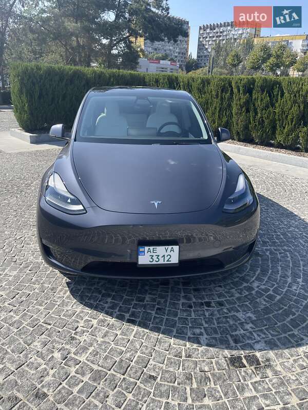 Tesla Model Y 2021