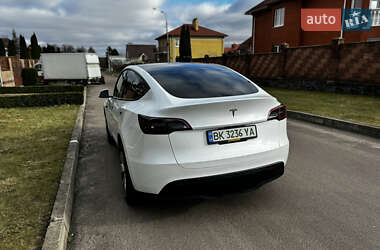 Позашляховик / Кросовер Tesla Model Y 2023 в 