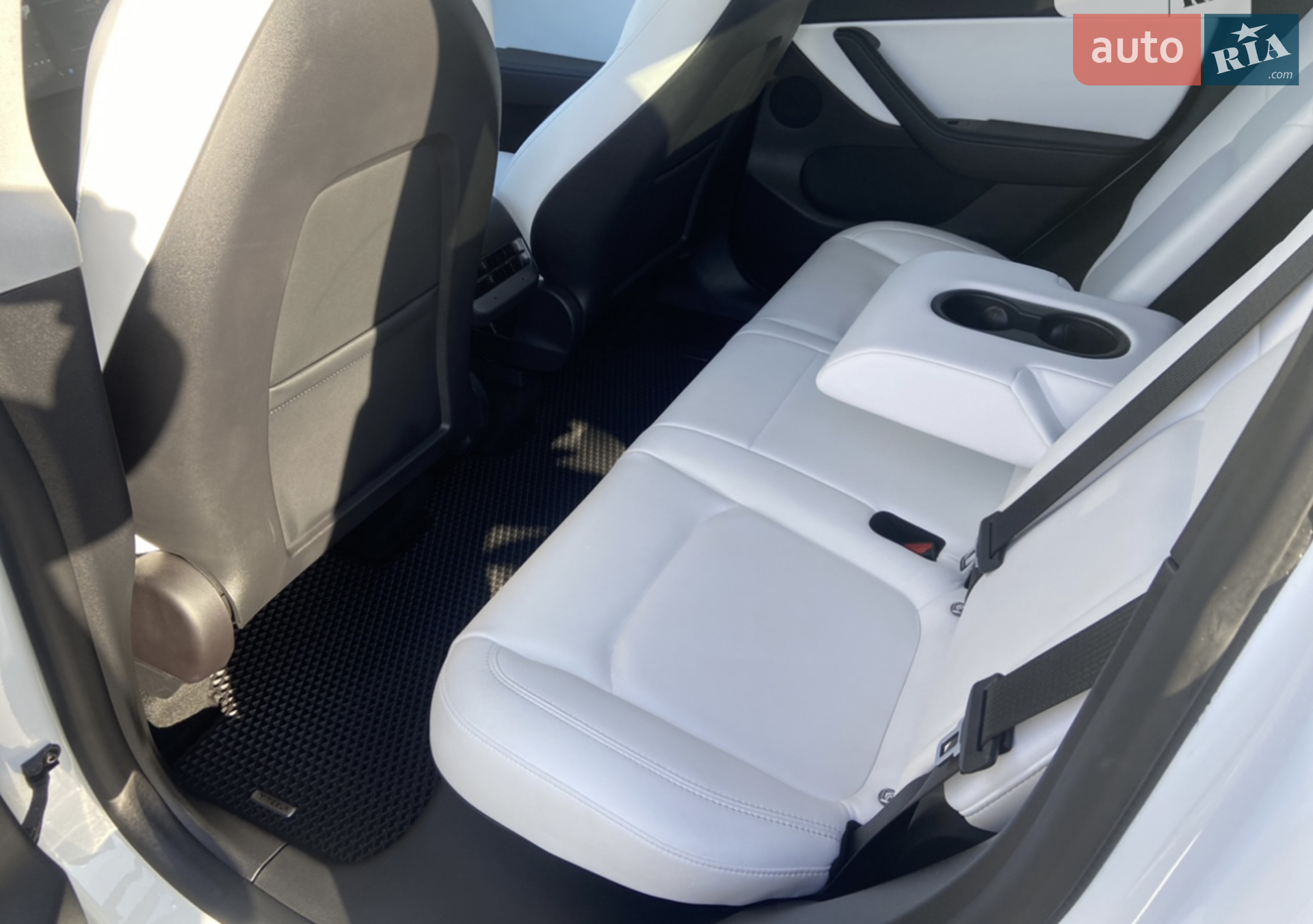 2021 Tesla Model Y - мініатюра 10