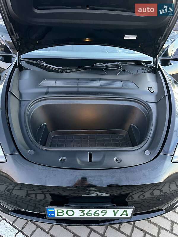 Внедорожник / Кроссовер Tesla Model Y 2021 в Тернополе