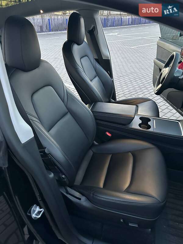 Внедорожник / Кроссовер Tesla Model Y 2021 в Тернополе