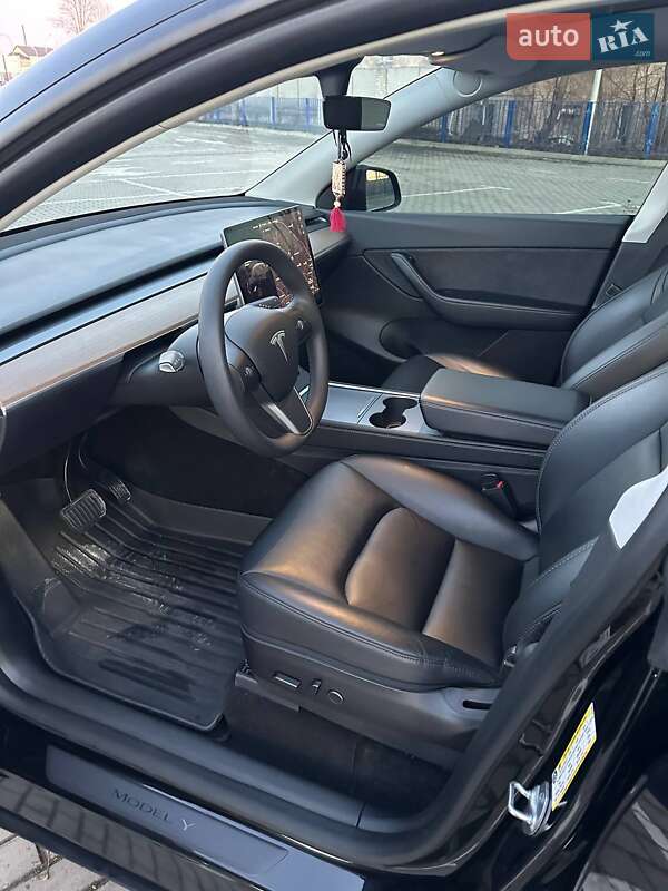 Внедорожник / Кроссовер Tesla Model Y 2021 в Тернополе