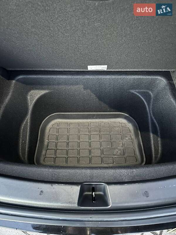 Внедорожник / Кроссовер Tesla Model Y 2021 в Тернополе фото 22 Внедорожник / Кроссовер Tesla Model Y 2021 в Тернополе