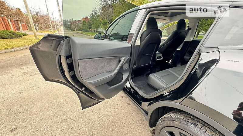 Позашляховик / Кросовер Tesla Model Y 2022 в Рівному