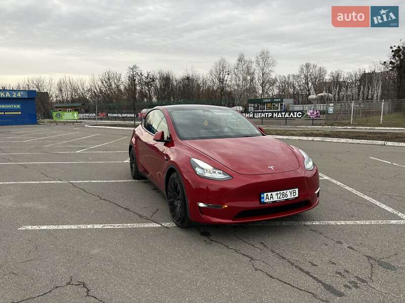 Внедорожник / Кроссовер Tesla Model Y 2020 в Киеве