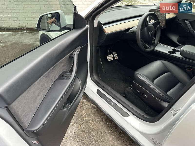 Внедорожник / Кроссовер Tesla Model Y 2022 в Сумах