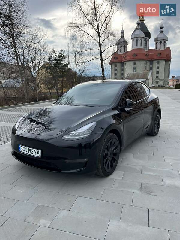 Tesla Model Y 2022