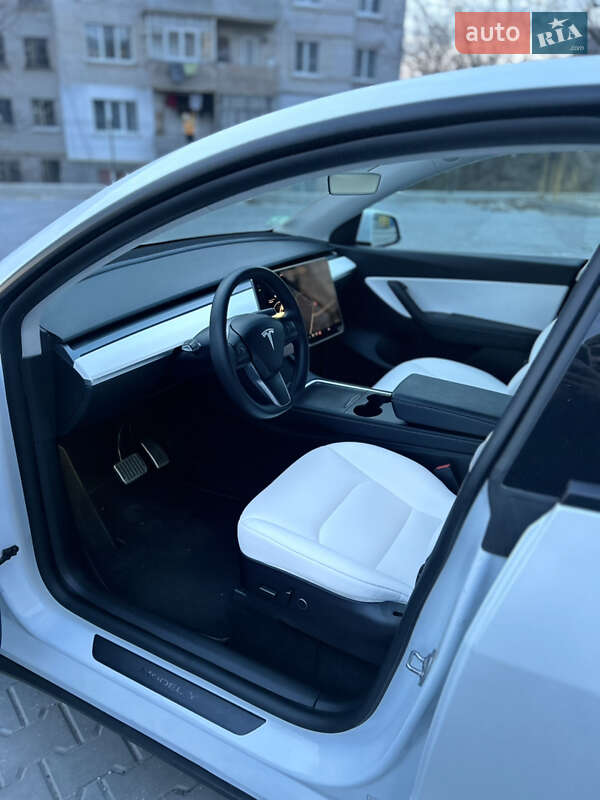 Внедорожник / Кроссовер Tesla Model Y 2022 в Киеве