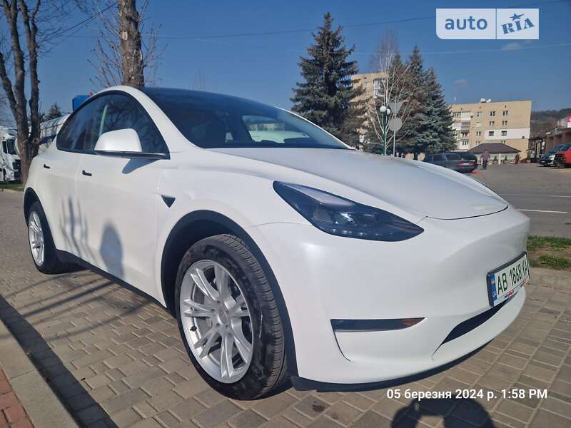 Внедорожник / Кроссовер Tesla Model Y 2023 в Могилев-Подольске